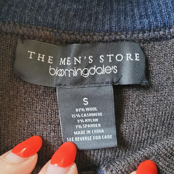 Men's Classic Zip-Up Sweater in Deep Blue - Picture 3 of 7